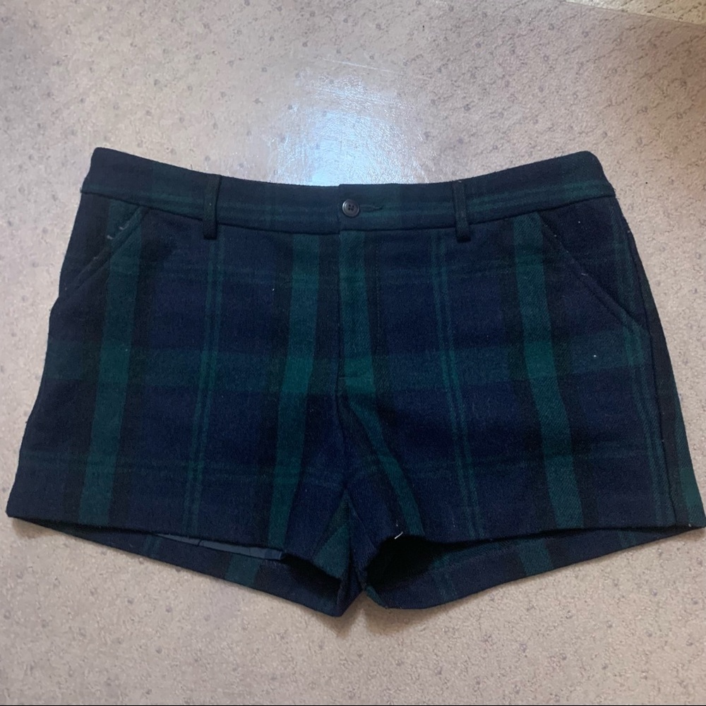 Women’s size 8 shorts - GAP
